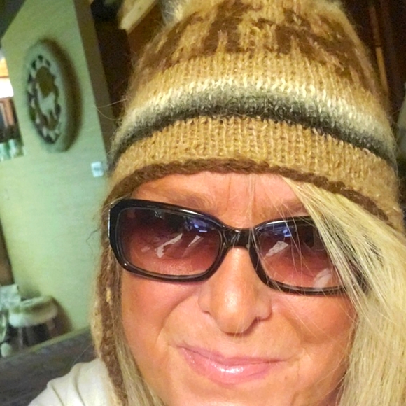 Tibetan Alpaca Hat - Picture 1 of 6